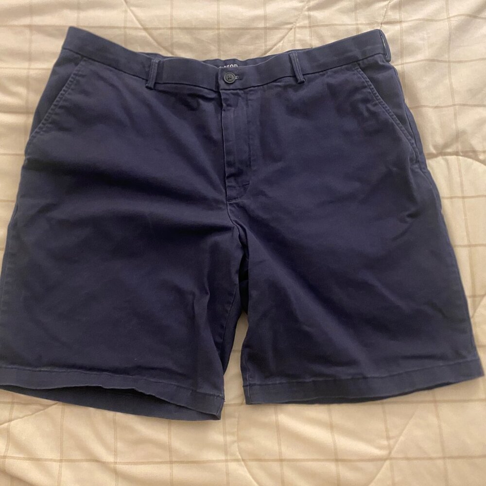 Izod - Size 38 - Men's Saltwater stretch shorts - outdoors